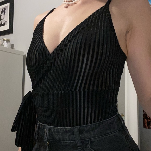 Forever 21 back tie bodysuit - Picture 2 of 3